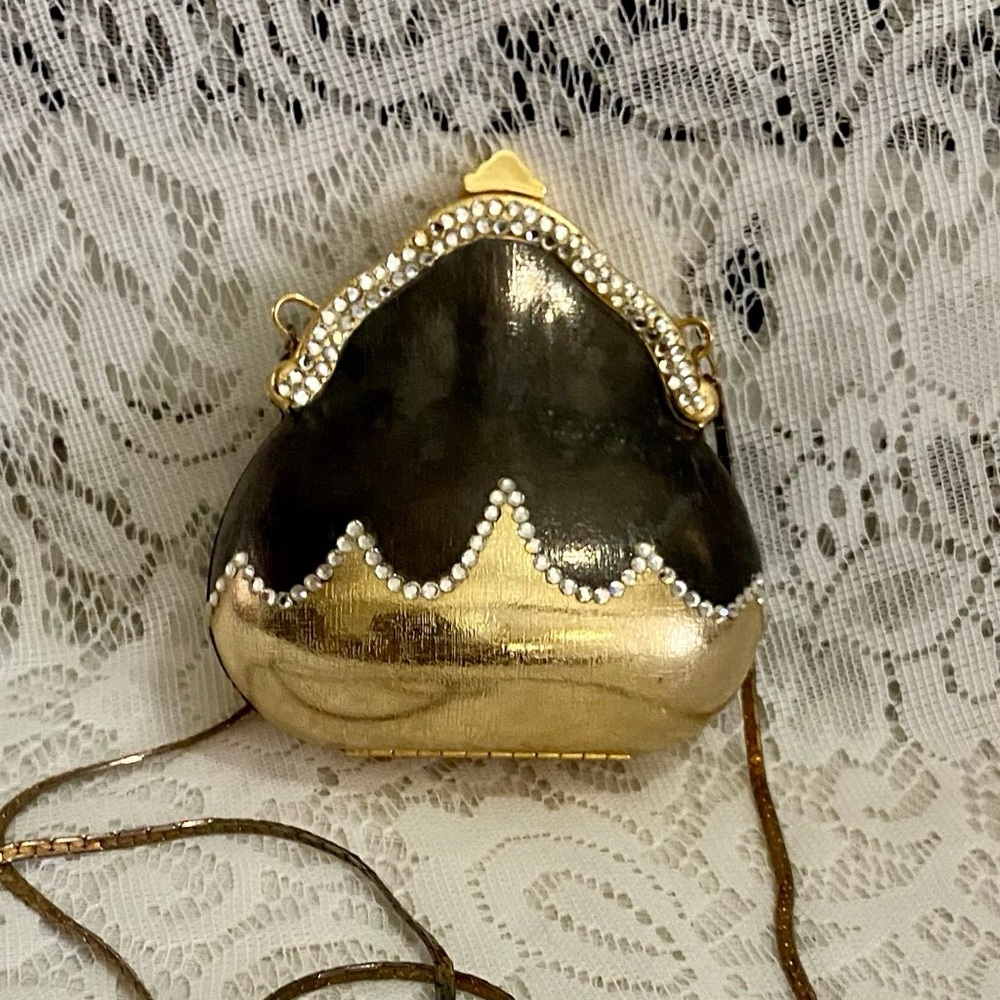 Vintage, Gold-Black Clam S Metal Purse-Crossbody  5in x 5in x 2in